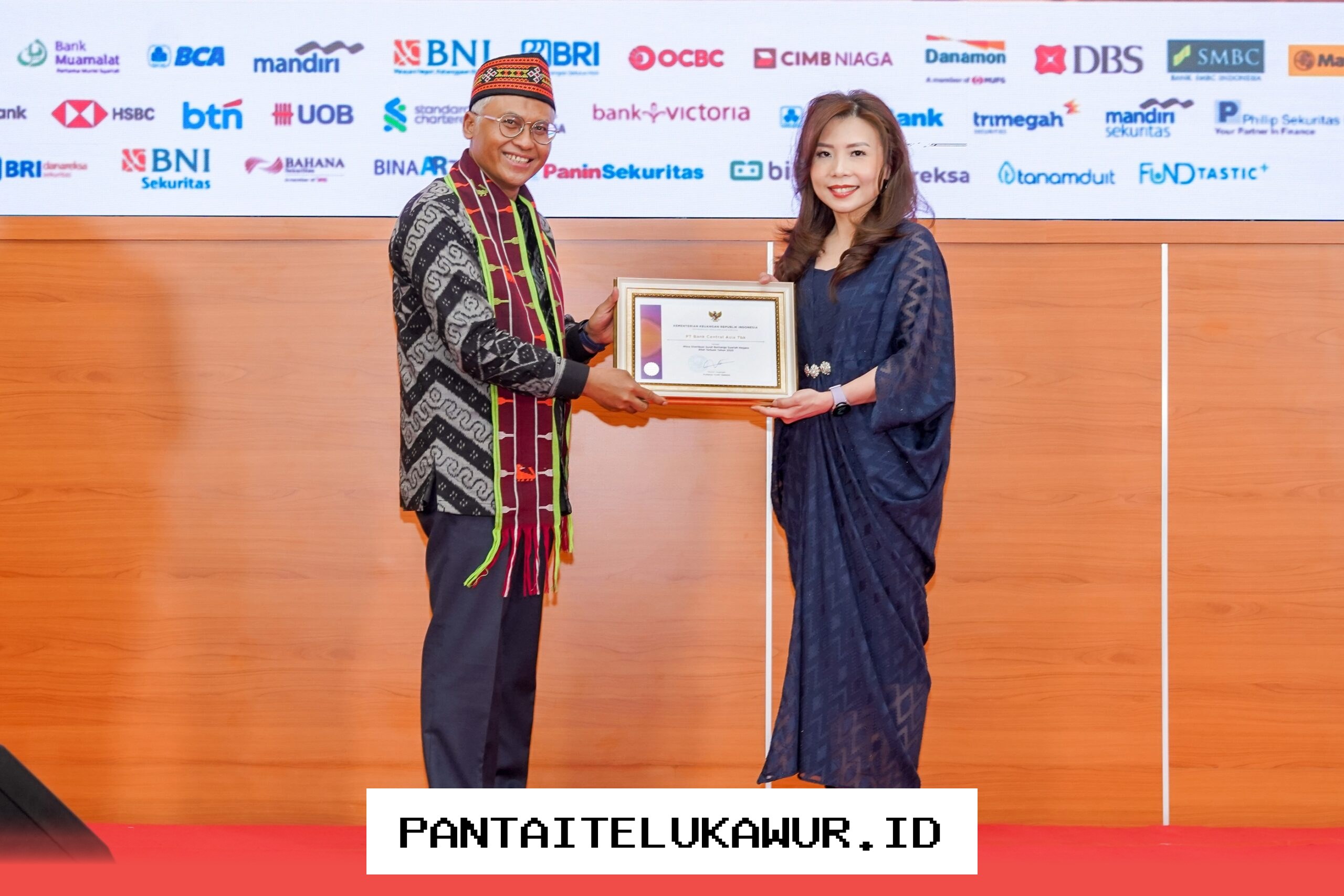 BCA (BBCA) Terima Penghargaan dari Kementerian Keuangan atas Dorongan Partisipasi Masyarakat dalam Investasi SBSN