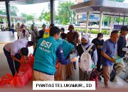 BSI Maslahat Salurkan 1.500 Paket Berbuka Puasa Gratis di Stasiun Tanah Abang untuk Warga Kurang Mampu