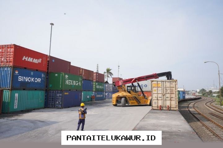 KAI Logistik Perluas Jangkauan Pengiriman dengan Tambahan Armada Kontainer
