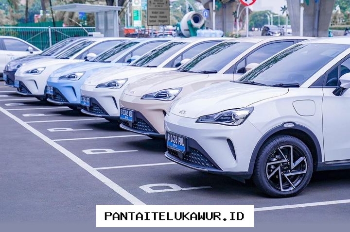 Pemerintah Dorong Insentif Mobil Listrik Seiring Melonjaknya Harga Minyak Dunia