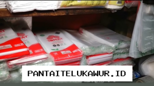 Harga Plastik di Indonesia Melonjak Hingga 80 Persen Akibat Ketegangan Timur Tengah