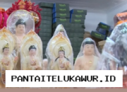 Menjelang Hari Waisak, Permintaan Lilin Teratai dan Patung Buddha Naik di Pasar Glodok Jakarta