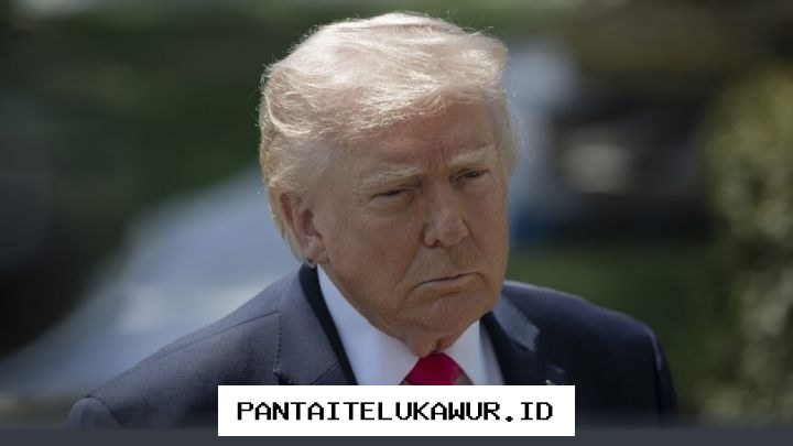 Trump Terapkan Tarif Impor Obat Generik Hingga 100 Persen pada 2028