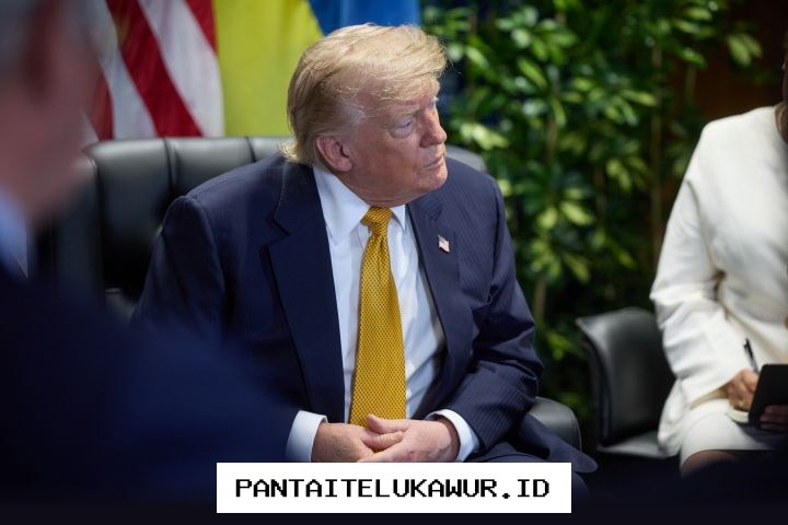 Trump Tingkatkan Tarif Impor terhadap 60 Negara Mitra Dagang Utama Amerika Serikat