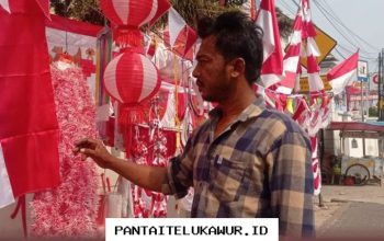 Menjelang Perayaan HUT RI, Pedagang Bendera Meraih Pendapatan Hingga Rp3 Juta per Hari